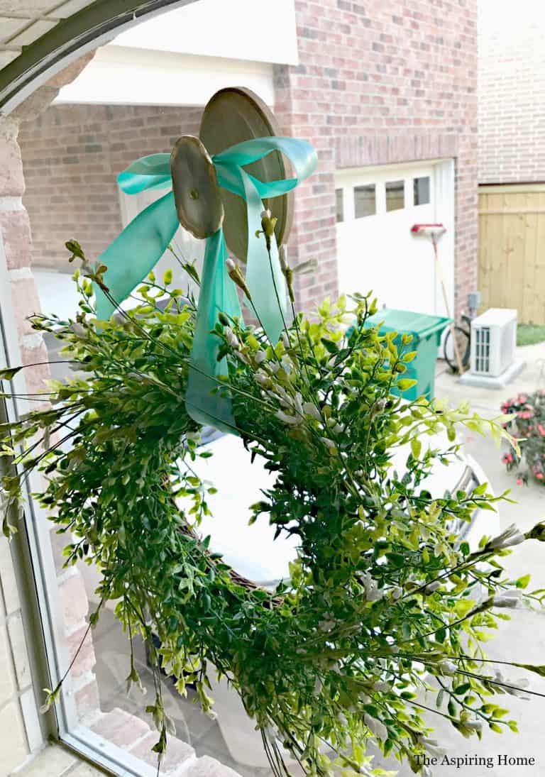 Spring Inspiration! Wreath Hanger and Wreath DIY