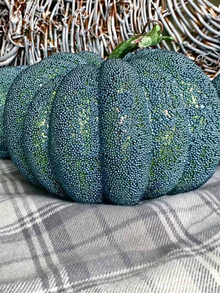 simple beautiful fall decorating ideas green and blue pumpkin