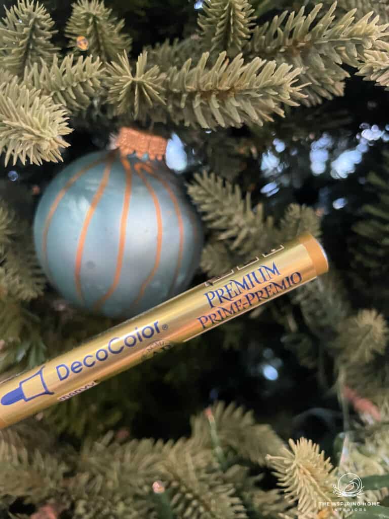 Paint pen marker update for old ornaments. easiest paint pen ornament