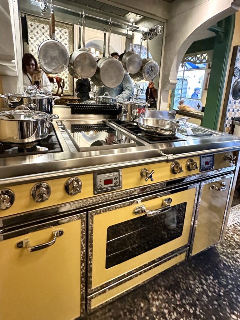 Thanksgiving Prep Made Joyful: A Simple, Stylish Guide to Hosting Well